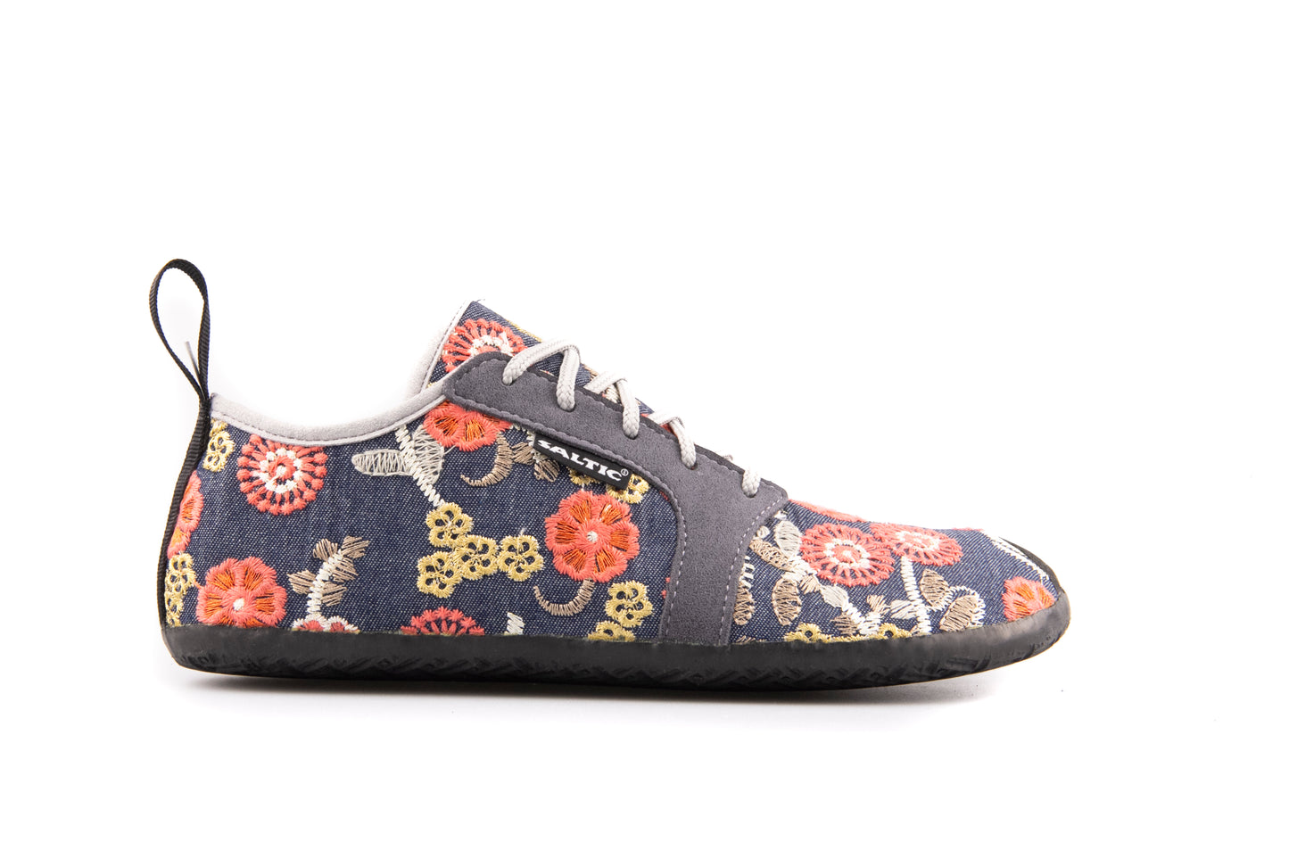 Saltic | Fura Fashion Vegan | Broderad design-sneaker med ExtasyFix®-sula Saltic TJÅKKO