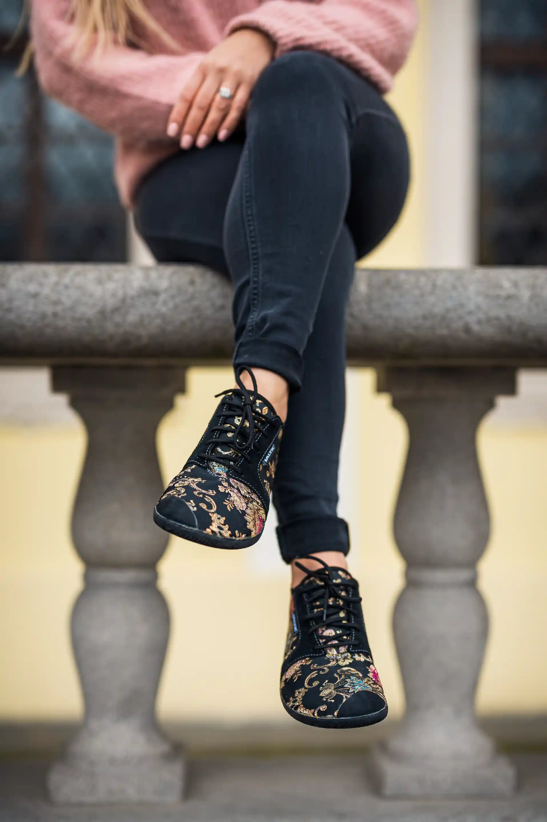 Saltic | Fura Fashion Vegan | Broderad design-sneaker med ExtasyFix®-sula Saltic TJÅKKO