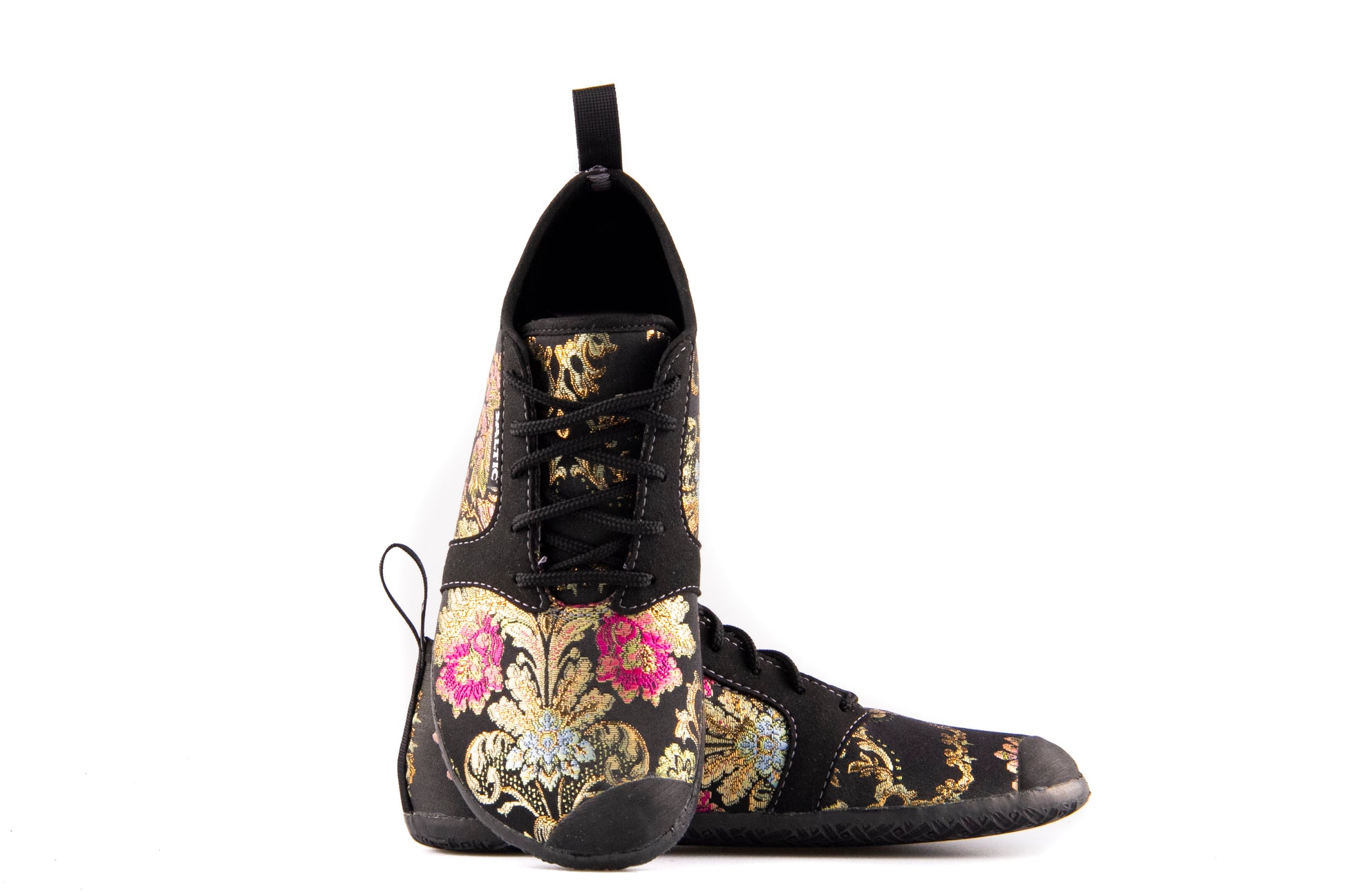 Saltic | Fura Fashion Vegan | Broderad design-sneaker med ExtasyFix®-sula Saltic TJÅKKO