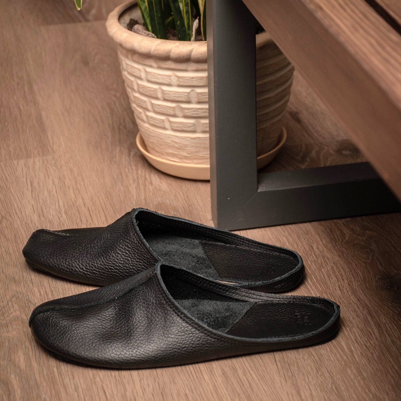 OmaKing | Toffla | Barfotatoffel i läder OmaKing TJÅKKO