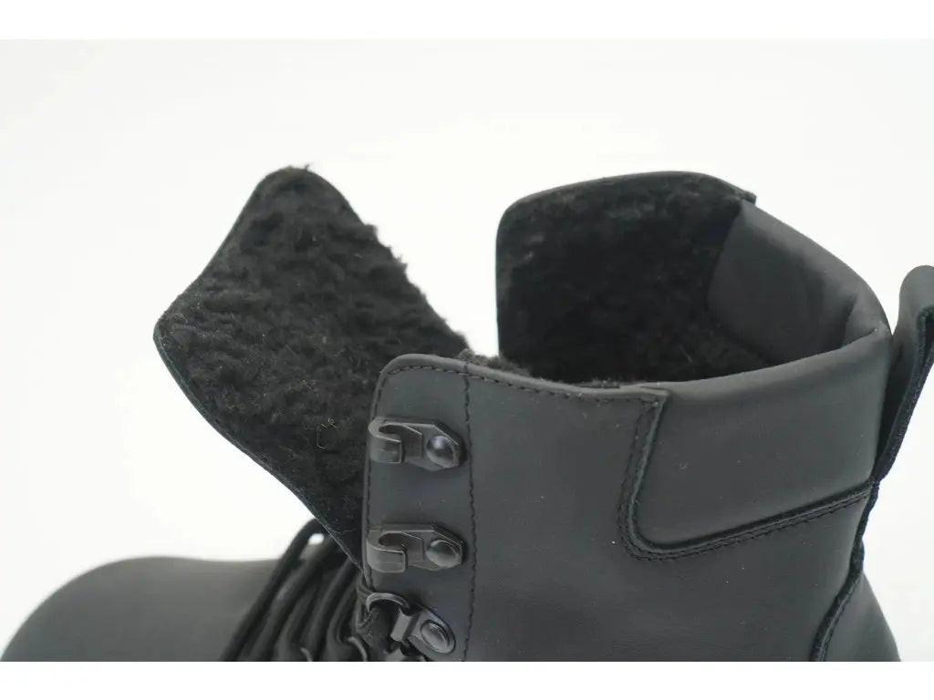 Realfoot Farmer | Svart | Fodrad barfotasko för äventyr året om - TJÅKKO